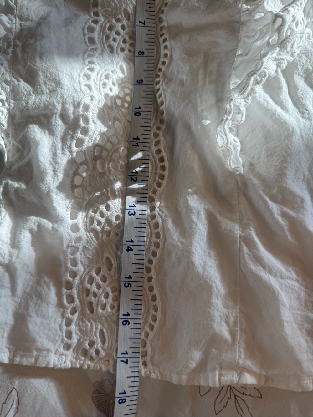 H&M White Eyelet Lace Flutter Sleeve Top Size XS - Picture 13 of 16